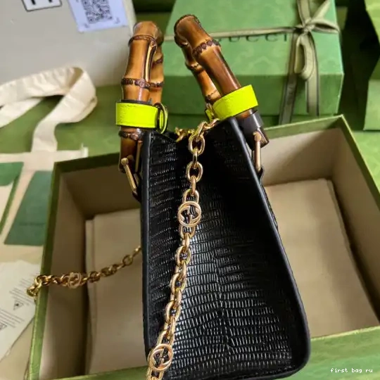 First bag ru Gucci Diana bag lizard mini 0705